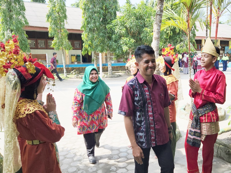 Kunjungan Studi Pembelajaran Sekolah Adiwiyata SMPN 1 Simpang Pesak Belitung Timur ke SMPN 6 Tanjungpandan