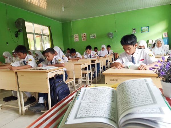 Meningkatkan Keimanan dan Ketakwaan di Bulan Ramadhan Siswa SMPN 6 Tanjungpandan Tetap Semangat Belajar Melalui Aktivitas Keagamaan