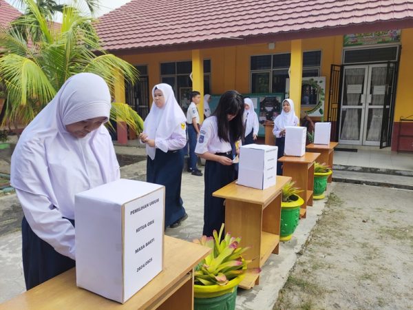 Pemilihan Umum OSIS Masa Bakti 2024/2025 di SMPN 6 Tanjungpandan