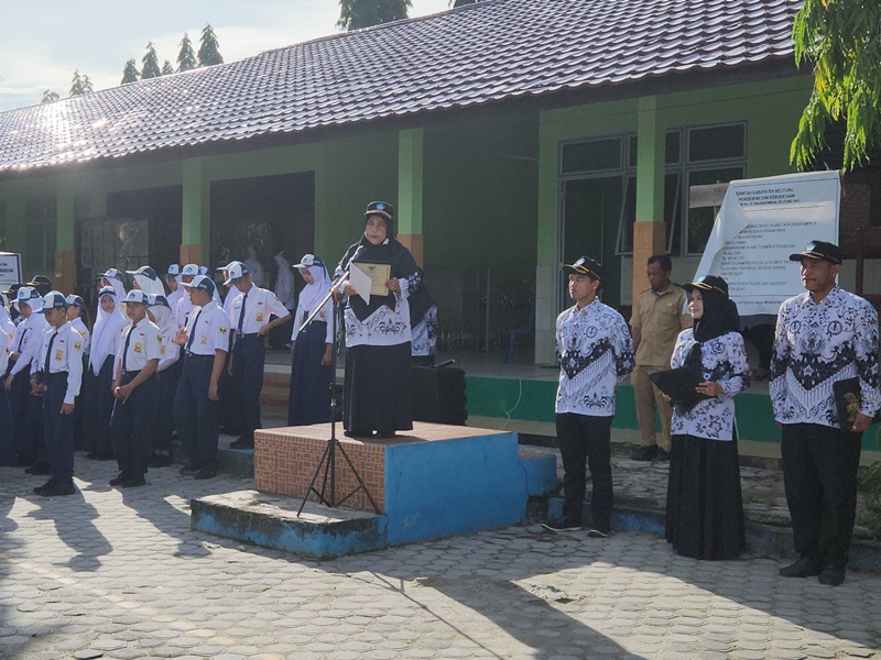 Peringatan Hari Guru Nasional dan HUT PGRI Ke-79 SMPN 6 Tanjungpandan 2024